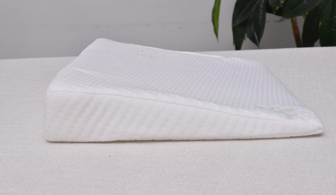 Coussin incliné anti-reflux