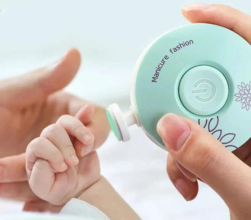 Coffret lime à ongles électrique pour bébé avec 6 embouts