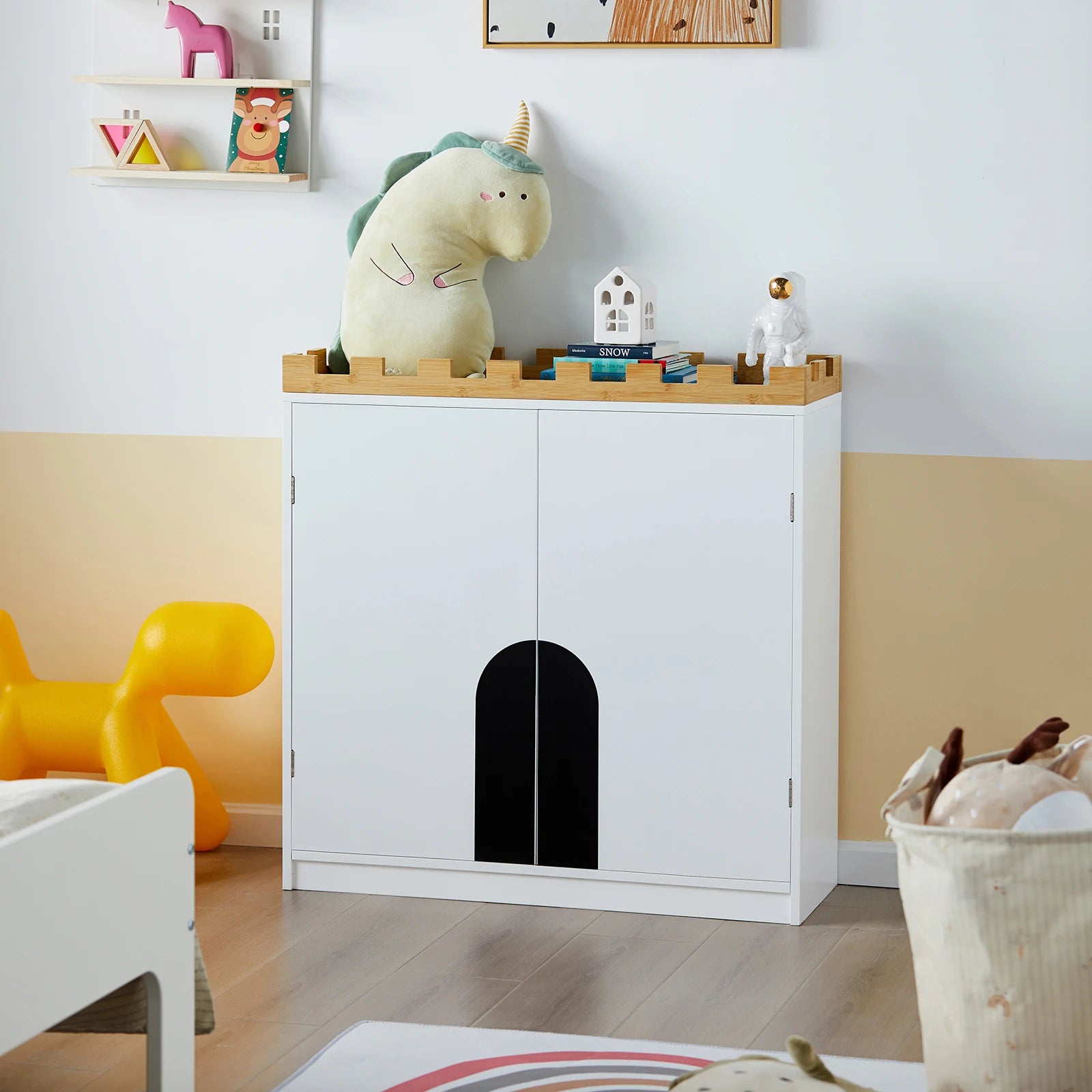 Armoire Tour de Château