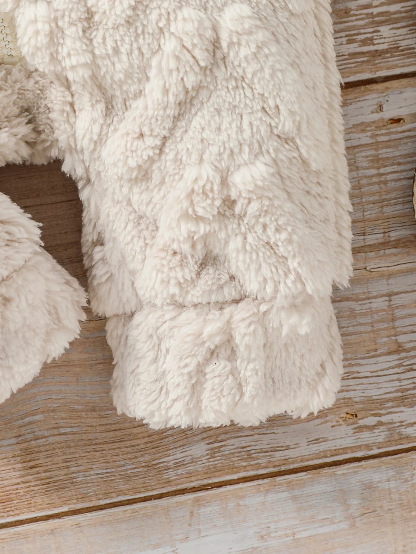 Combinaison à capuche pour bébé