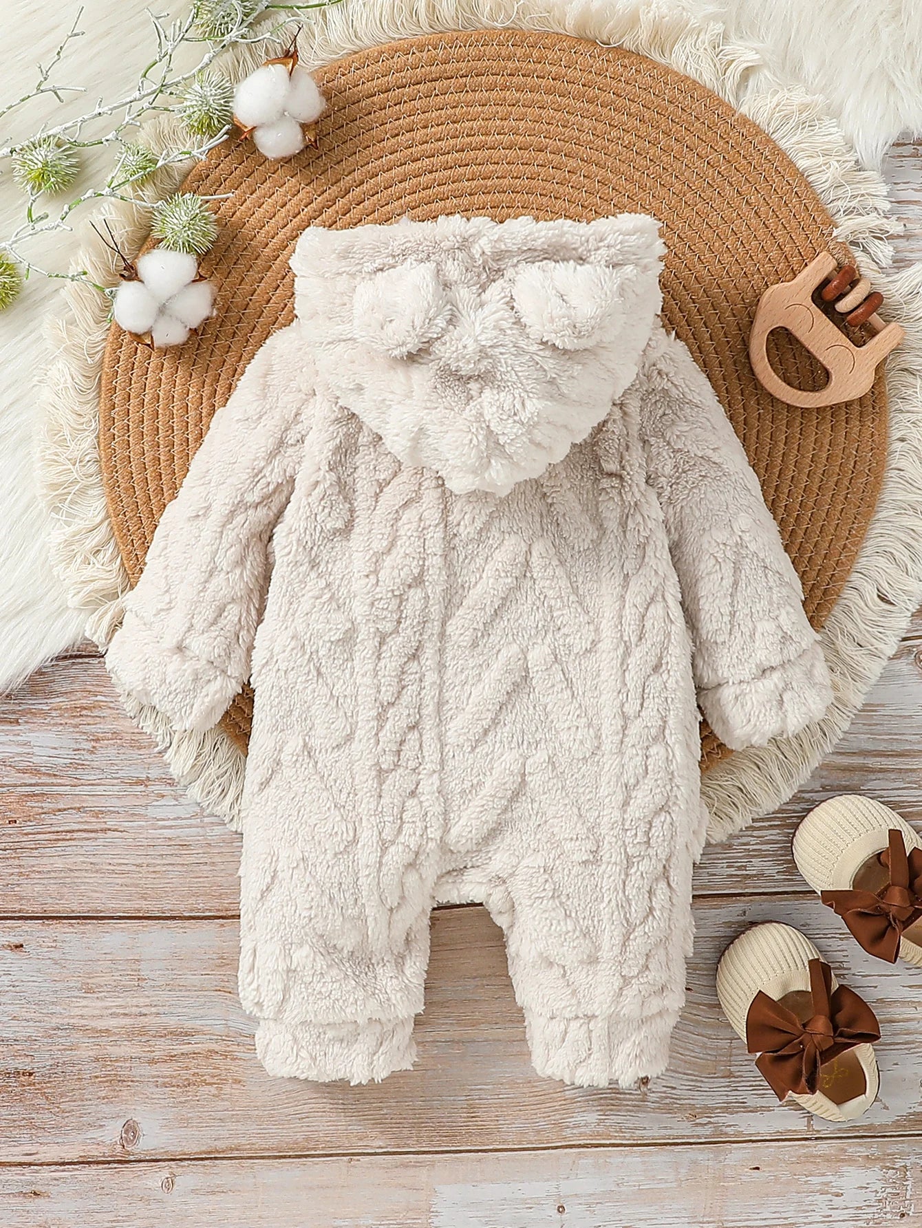 Combinaison à capuche pour bébé