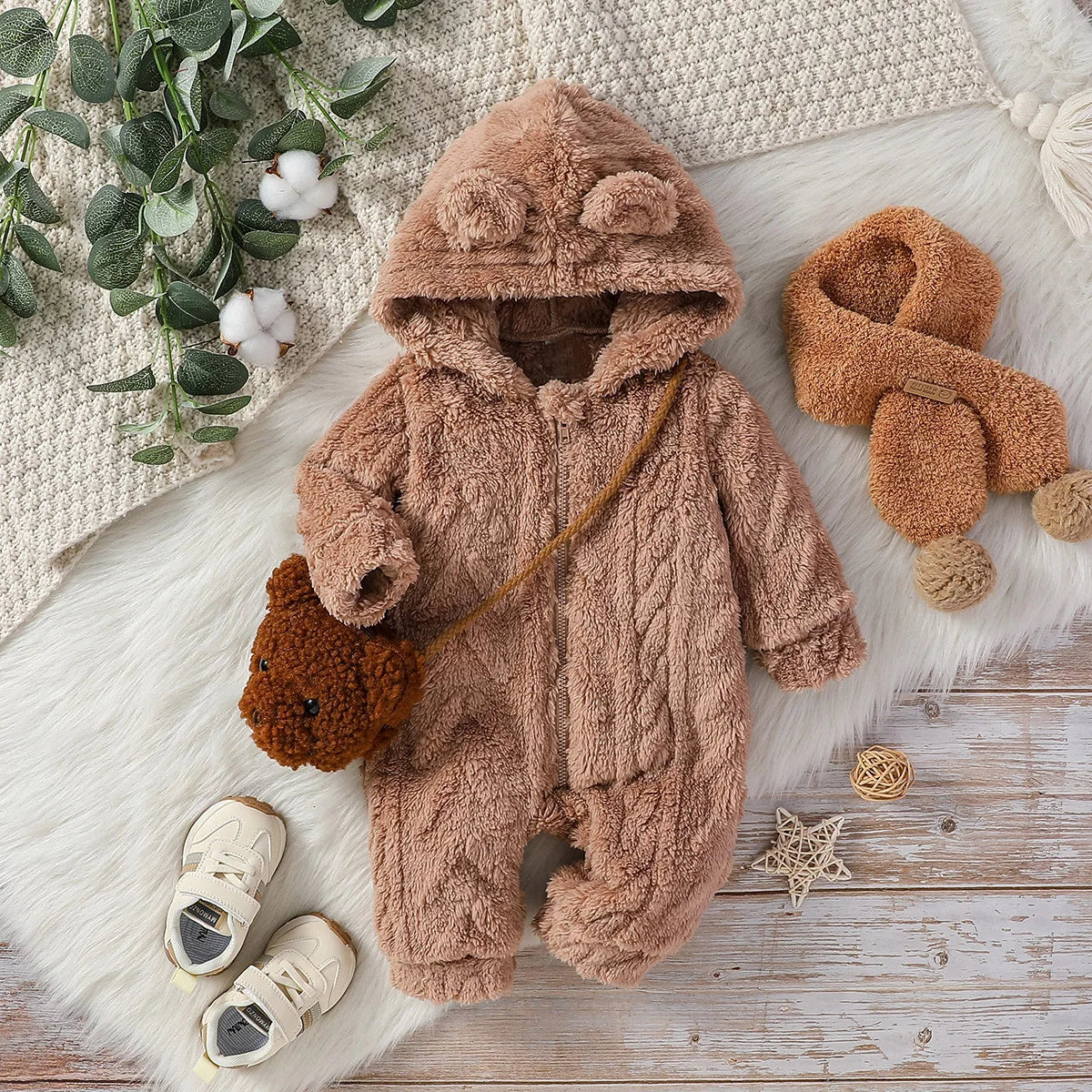 Combinaison à capuche pour bébé