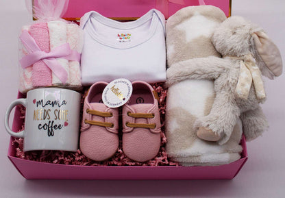 Coffret cadeau naissance avec couverture bébé et doudou (17 pièces)